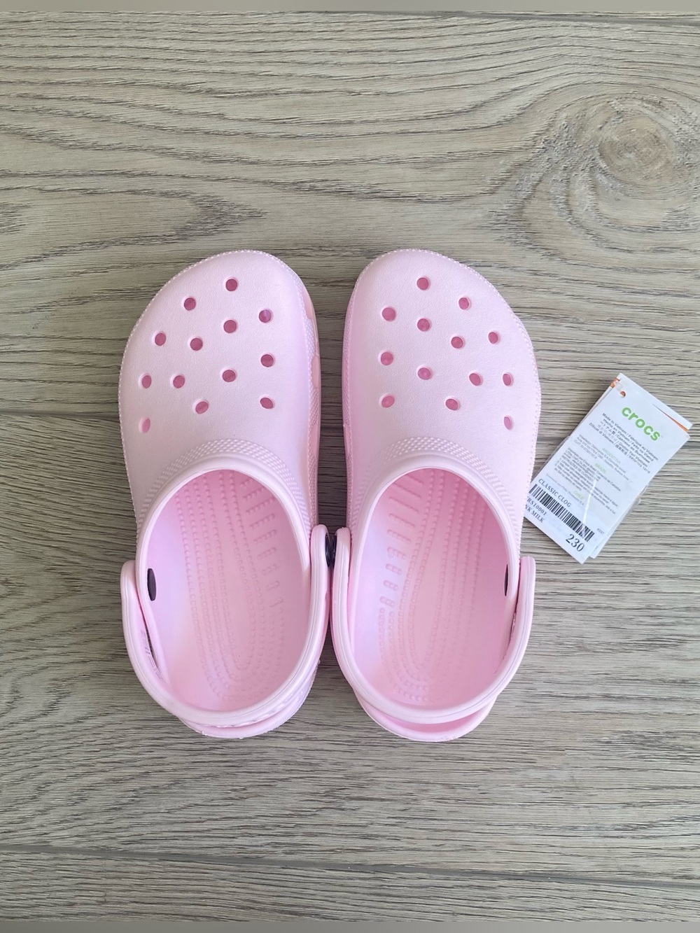 CROCS Classic Clog in Soft Pink